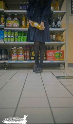 《年轻女教师_BD英语免费全集观看